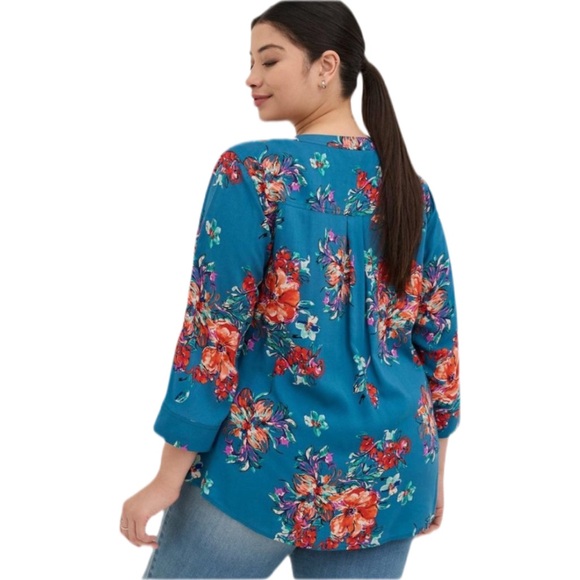 Torrid Blue Floral Harper Pullover Challis Blouse Tunic Size 1X 14-16 Summer Top - Picture 3 of 16